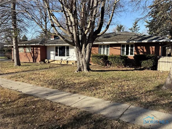 1101 Clough St, Bowling Green, OH 43402
