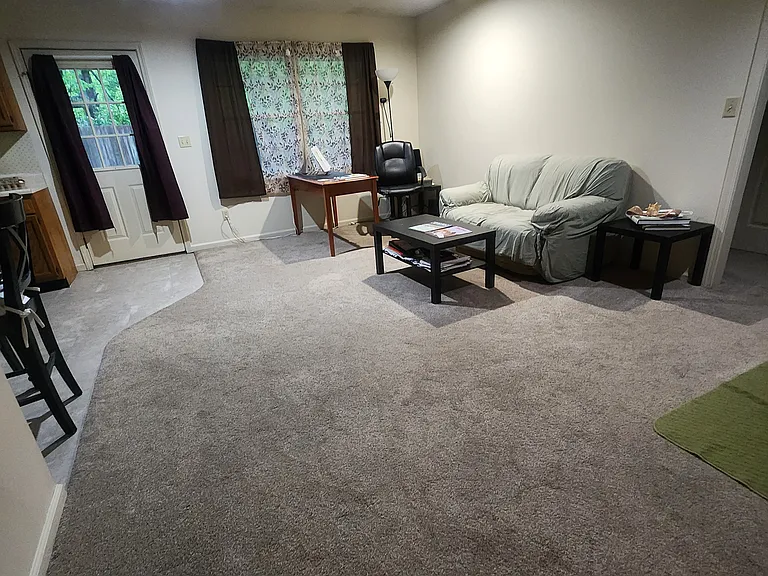 915 C St #B — Photo 4
