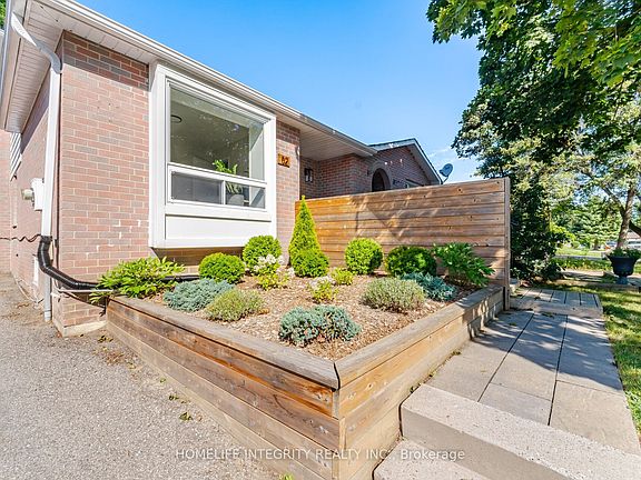 4th image of 52 Stewart Ave