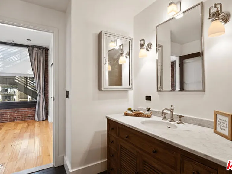 460 S Spring St #601 — Photo 12