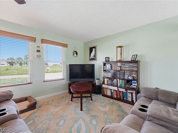 5th image of 2303 NE 23rd Ave