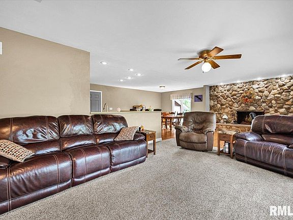 5th image of 111 Ivy Ln