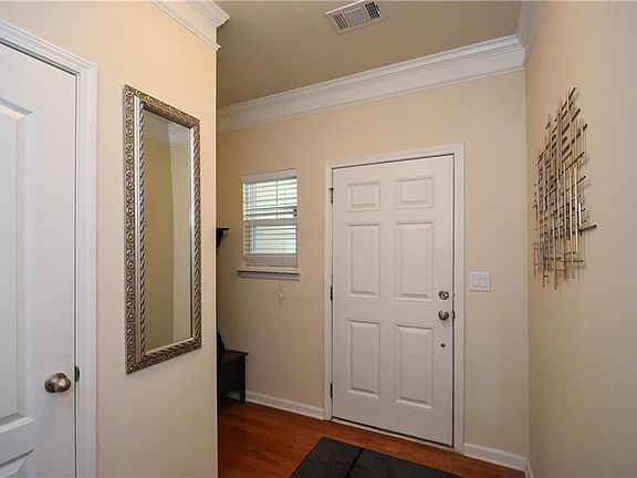 5th image of 467 Mountain View Ln
