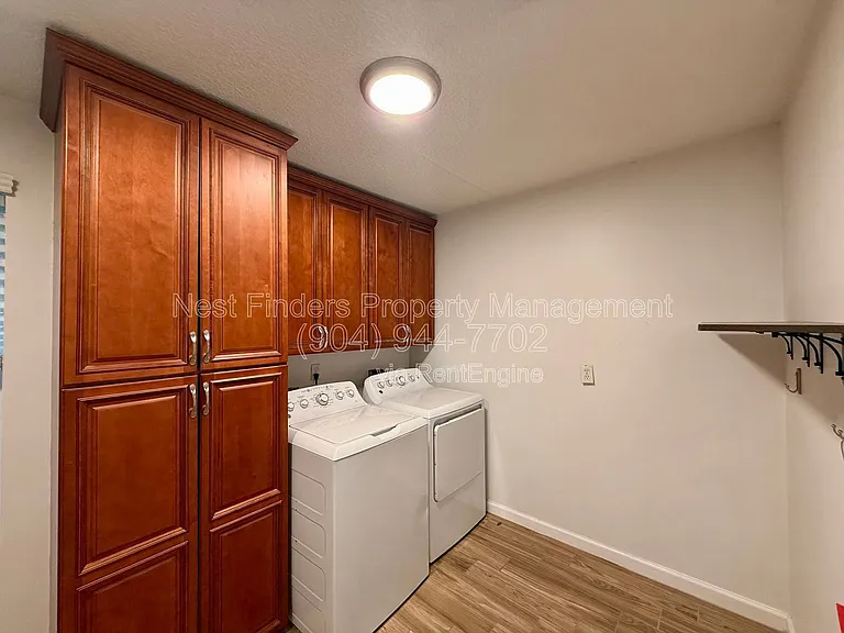 7007 Holiday Hill Ct — Photo 16