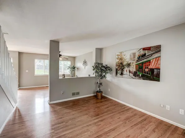 9741 Saybrook St, Highlands Ranch, CO 80126