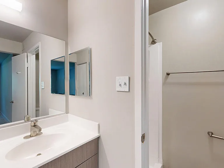 Seneca Place — Photo 47