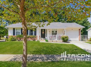 2417 Country Run Ct, Maryland Heights, MO 63043