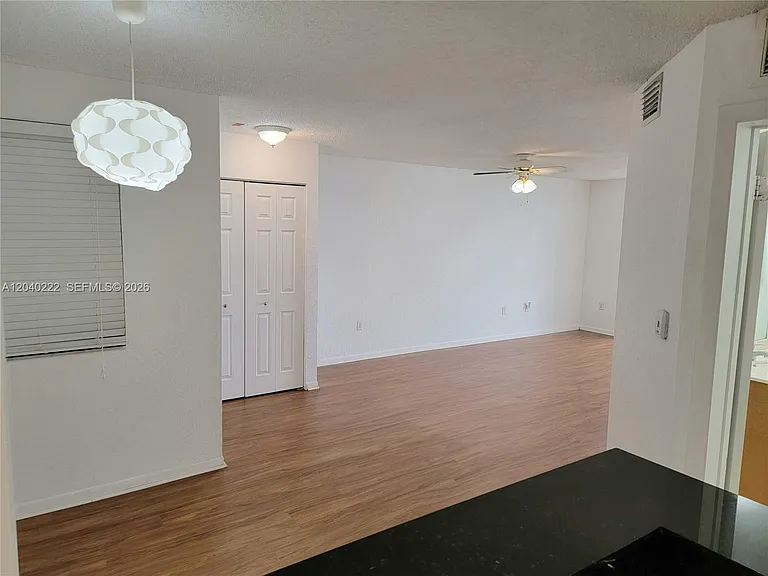 2811 N Oakland Forest Dr #105 — Photo 14