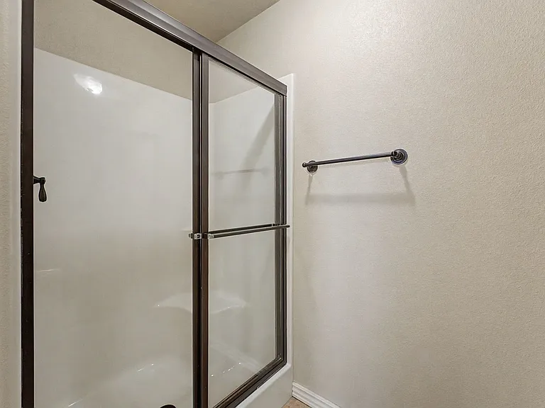 592 N Longfellow Ln — Photo 12