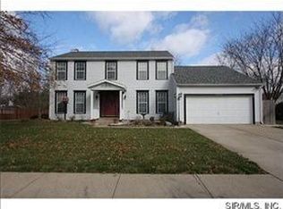 1034 Edgewood Dr, O'Fallon, IL 62269