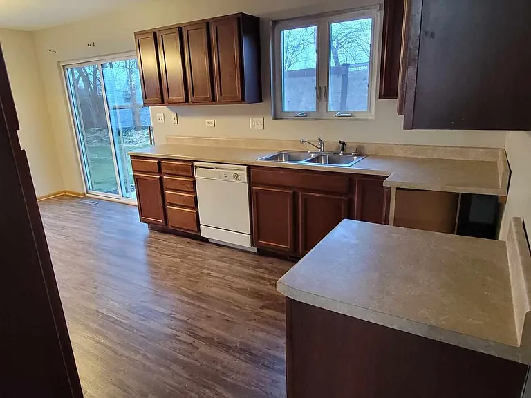 2603 Cobblestone Ct — Photo 12