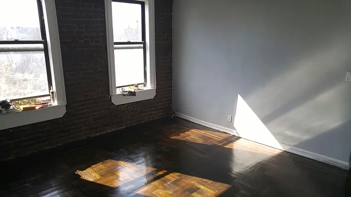 Rented by HERECROFT GROUP INC | media 10