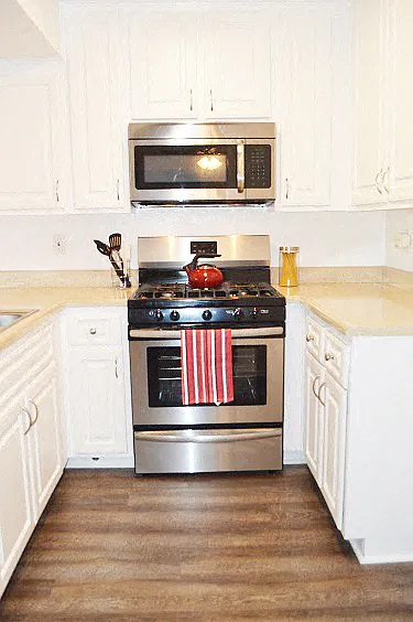 Burbank Village Apartments — Photo 6