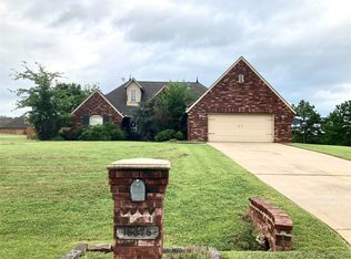 15375 Northlake Dr, Claremore, OK 74017