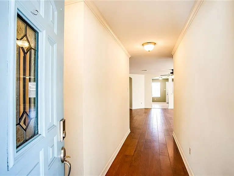 122 Quail Hollow Dr — Photo 4