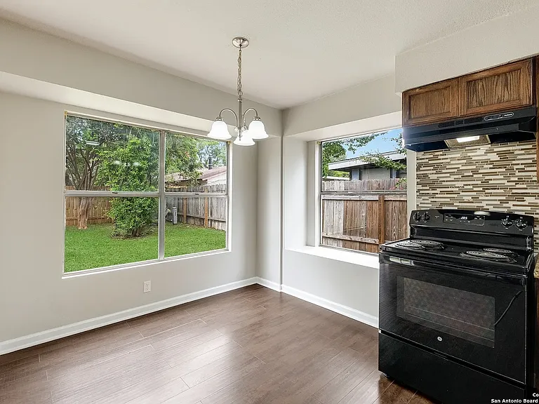 9214 Cliffvale St — Photo 13