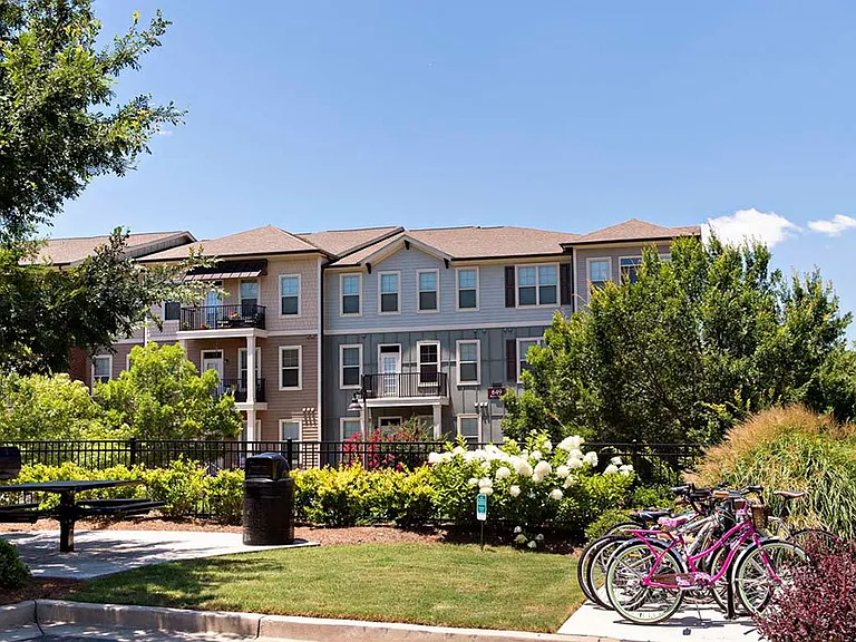 Woodstock West by Walton Exteriors