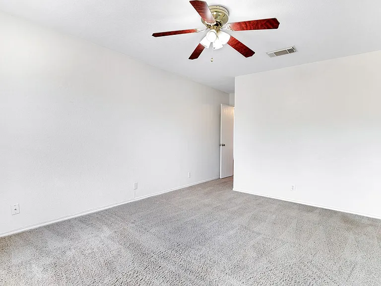 10106 Amber Flora Dr — Photo 15
