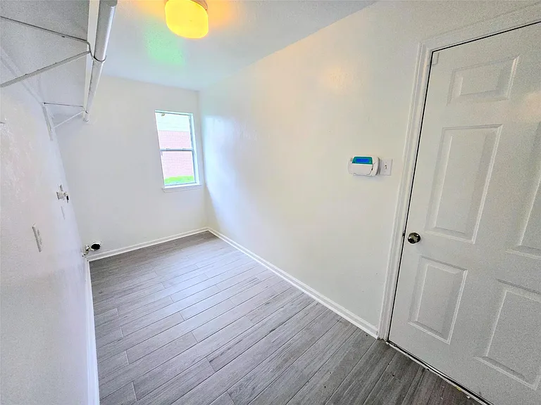 4018 Crystal Lake Cir N — Photo 29