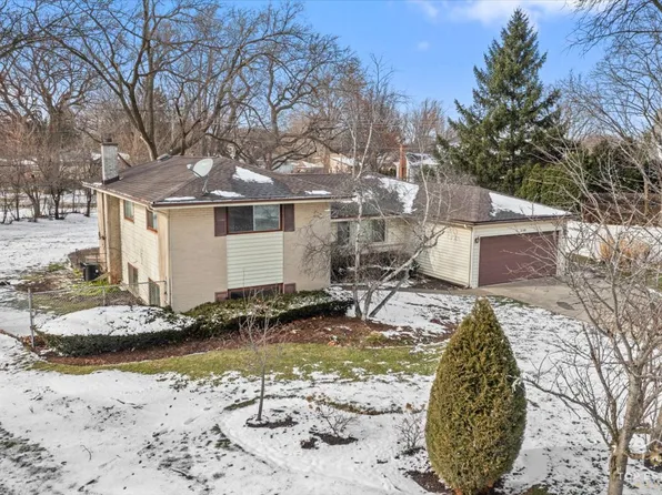 1340 Huber Ln, Glenview, IL 60026