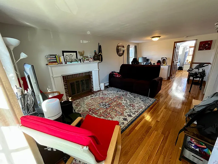 18 Lariviere Rd — Photo 3