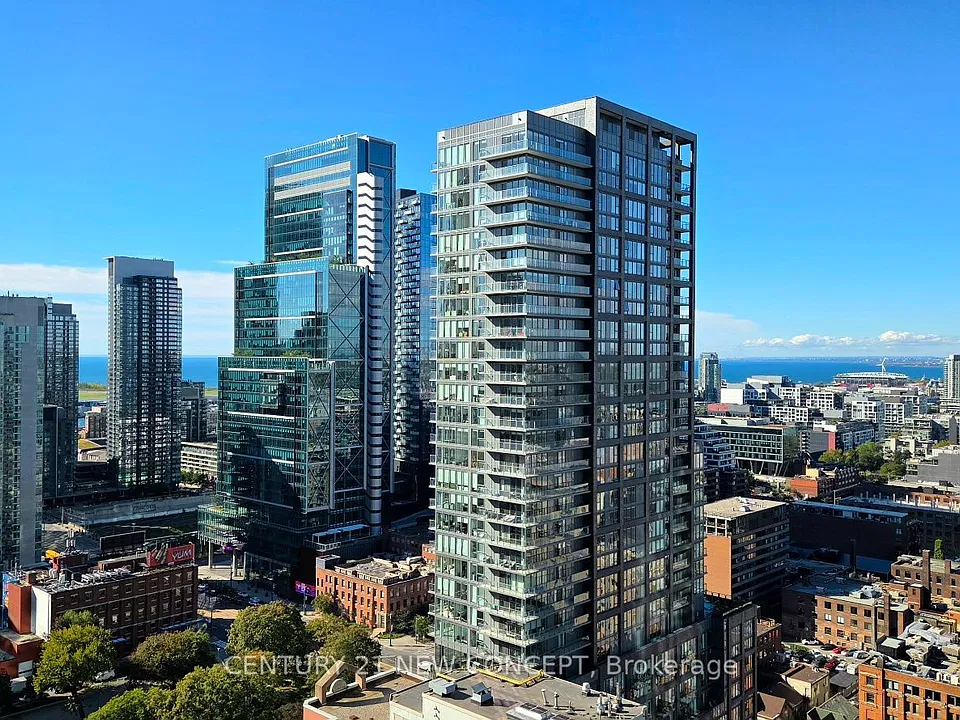400 King St W #2915