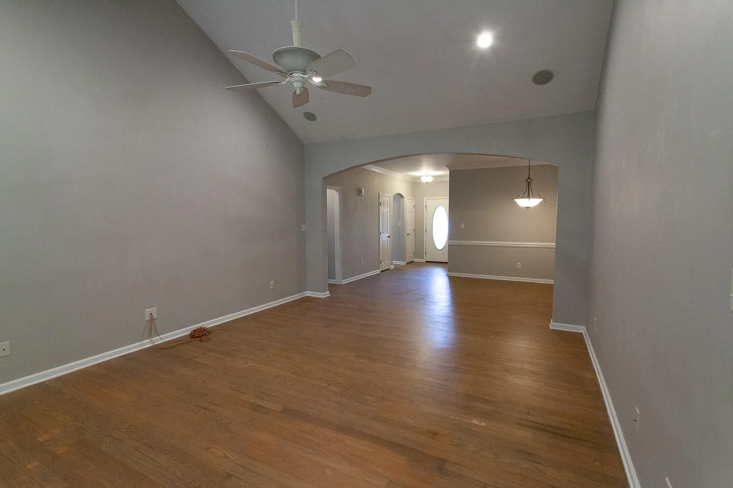 3 bed, 2.0 bath, 1735 sqft, $2,000 — Photo 4