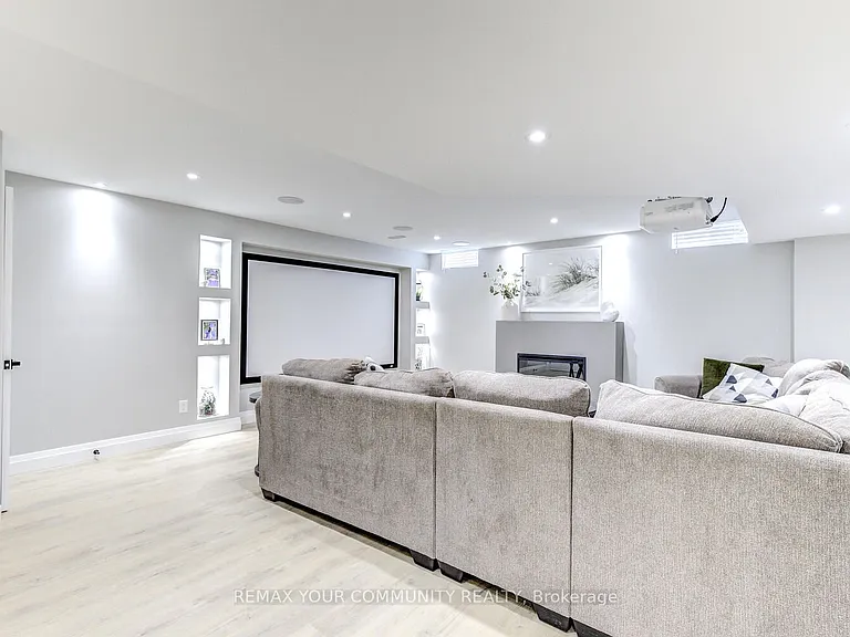 953 Barton Way — Photo 40