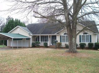 505 E Lake Dr, Mocksville, NC 27028