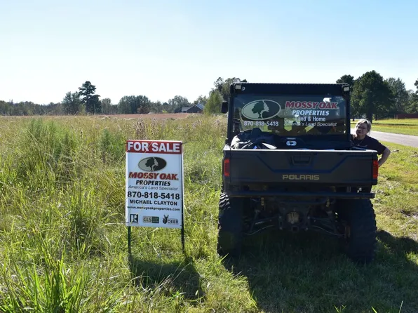 765 Oakridge Dr, Texarkana, TX 75503