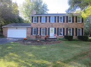 1629 Bridgeboro Dr, Webster, NY 14580