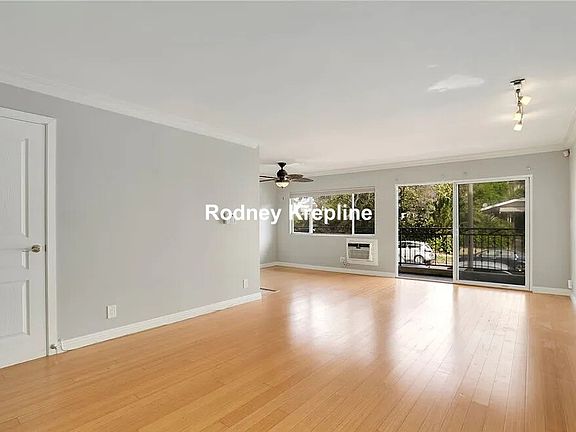 4th image of 1154 S Barrington Ave APT 103