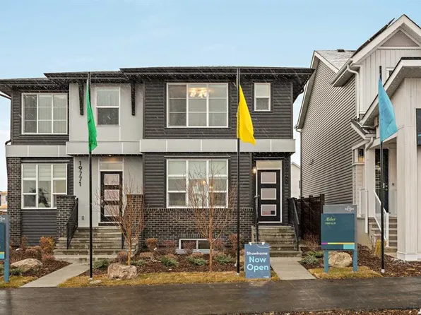193 W Silver Spruce Rd SW, Calgary, AB T2X 6L3