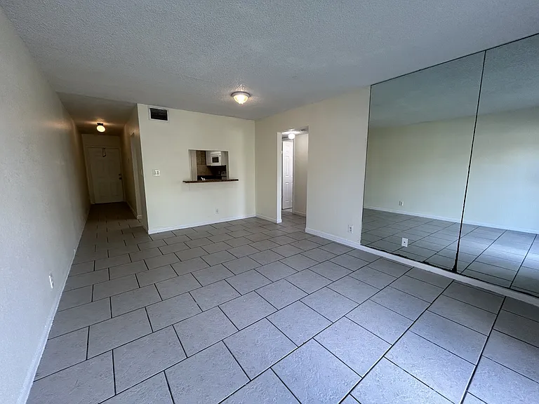 7625 Tam Oshanter Blvd #102-2 — Photo 6