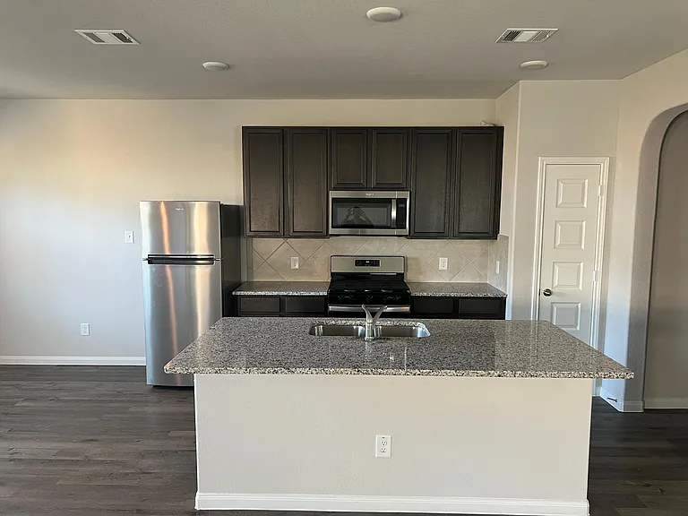 22010 King Heights Ln — Photo 5