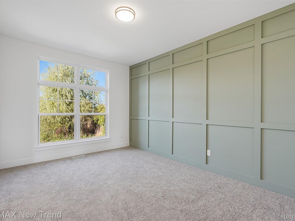 24488 Pembrooke Dr, photo 4