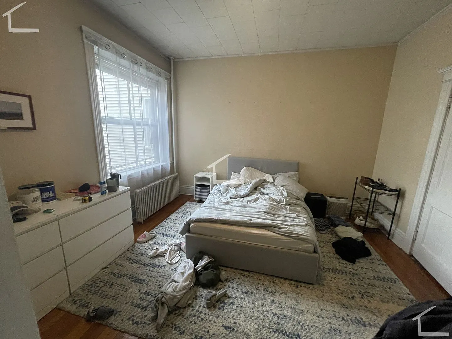 Charming 4-Bedroom -No Broker Fee — Photo 3
