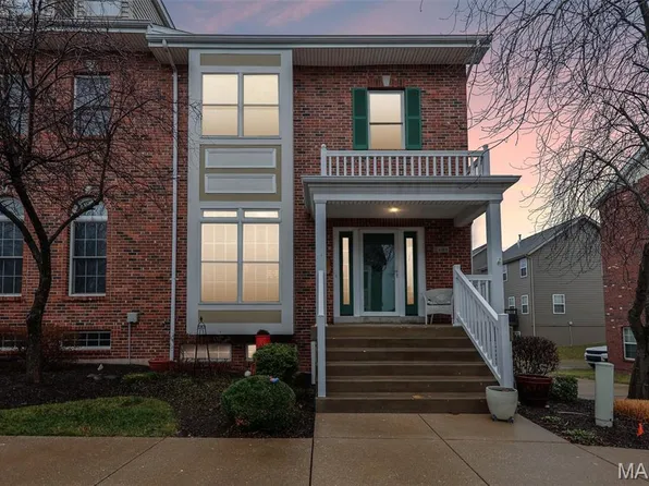 2408 N Larksong Dr, Grover, MO 63040