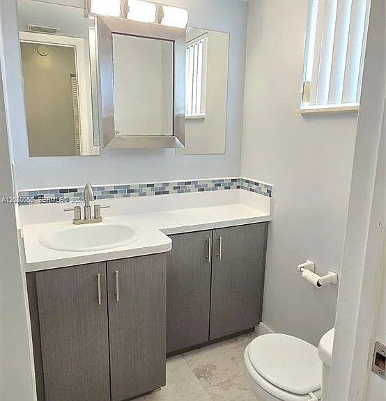 1201 NE 191st St #G306 — Photo 9
