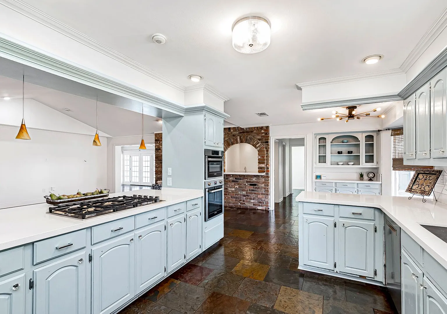 Resort-Style 4 Bedroom Home with Pool & Outdoor Pavilion in Pine Park — Photo 1