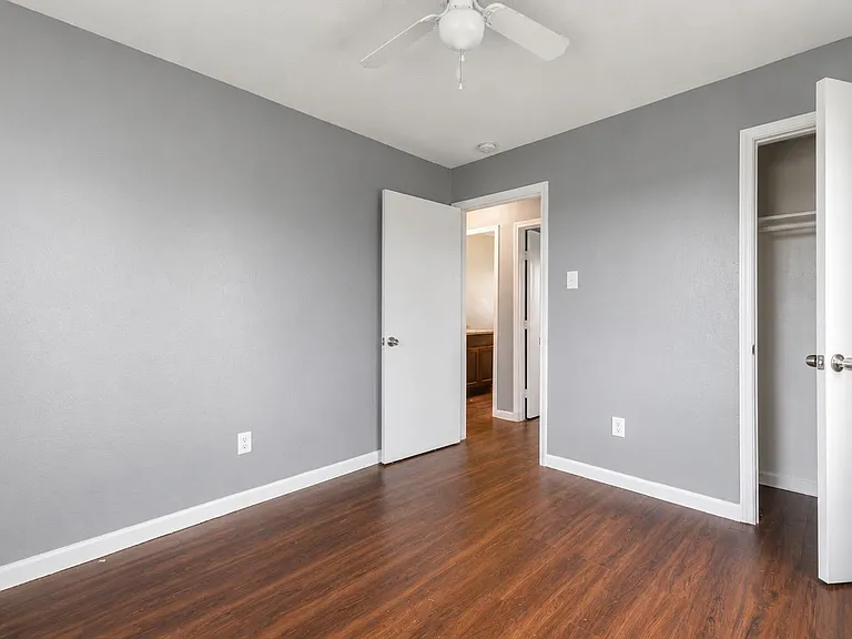 839 S Pine St — Photo 11