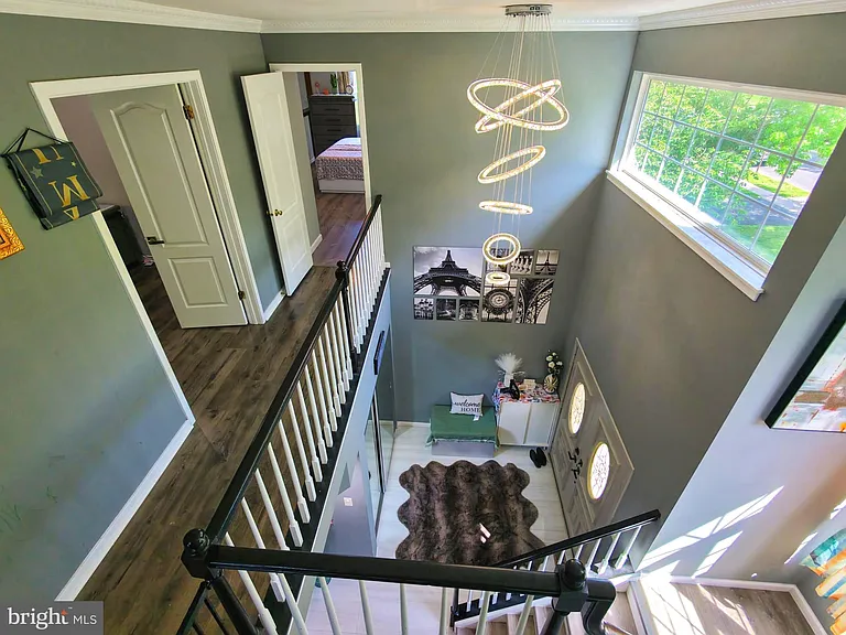 139 Mallard Dr W — Photo 8