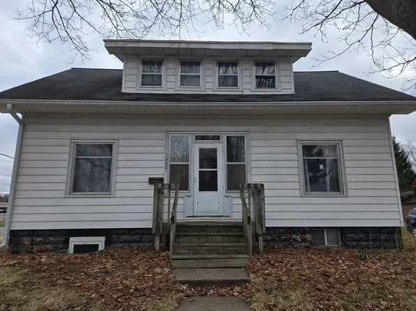 1602 8th St E, Menomonie, WI 54751