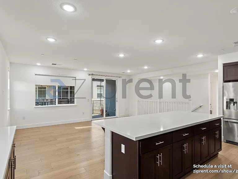 376 Line St — Photo 10