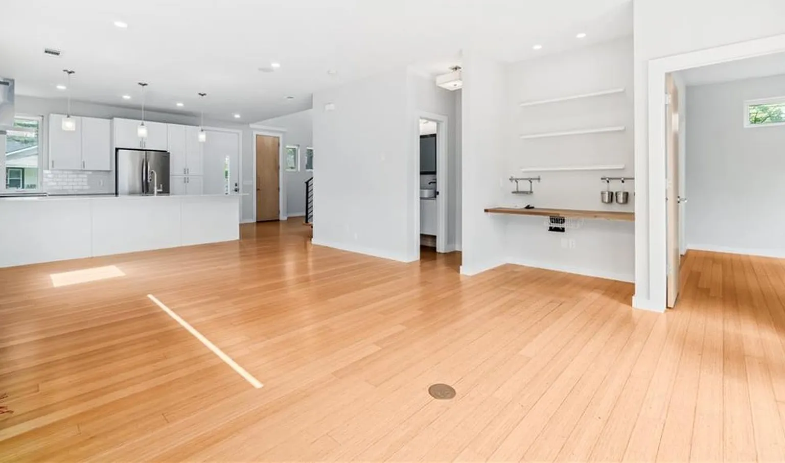 Modern Oasis in Fayetteville: 4 Bed, 2.5 Bath with Bright, Open Spaces — Photo 3