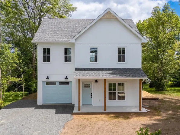 496 Highland Ave, Windsor, NS B0N 2T0