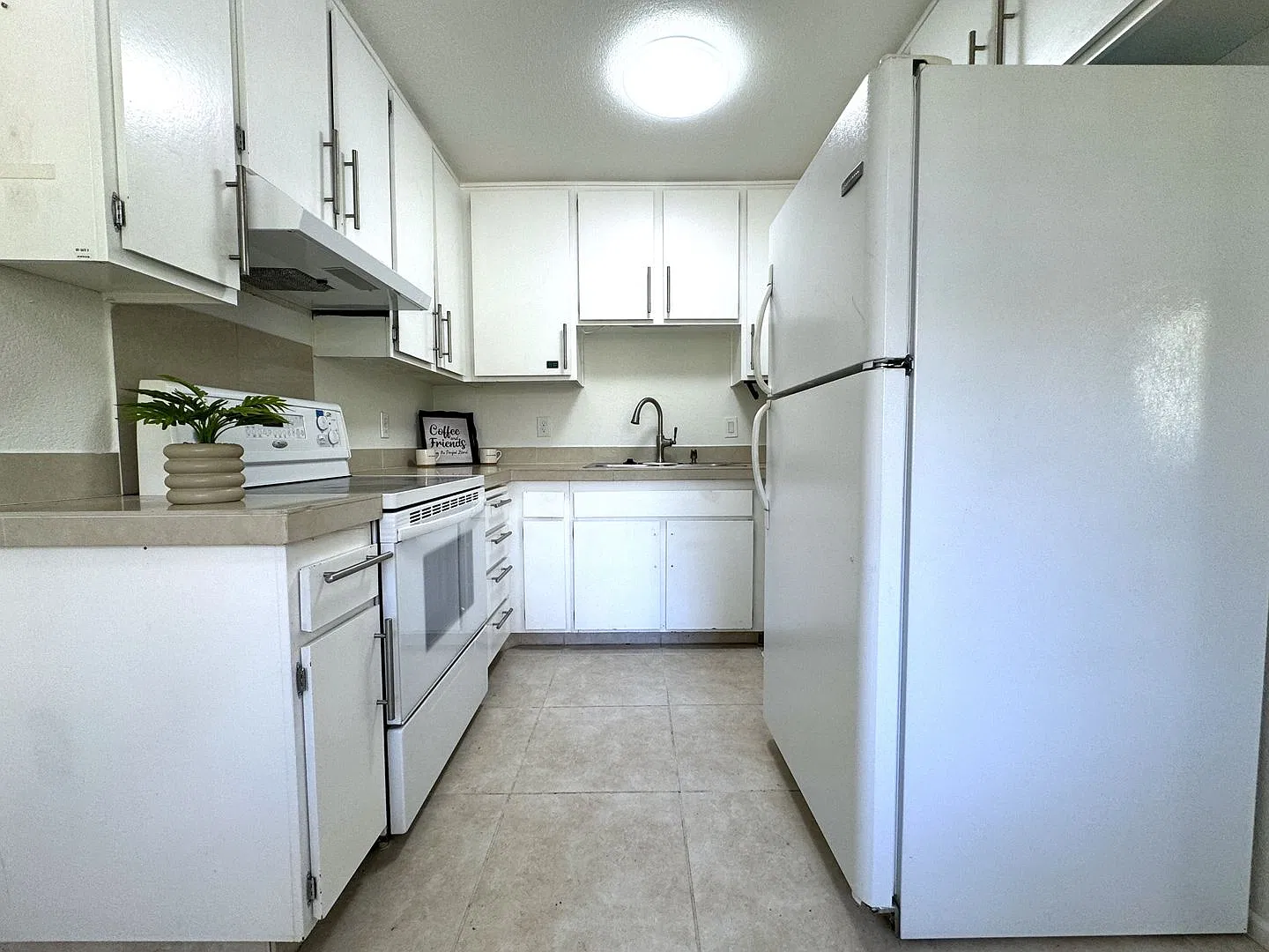 Coming Soon!! Beautiful Ground Floor 2 Bed 2 Bath Condo In Palm Springs — Photo 3