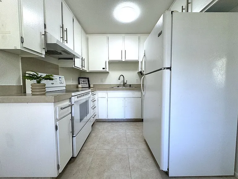 473 Bradshaw Ln — Photo 3