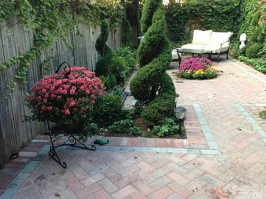 Sold by Becker Realty Services Inc. | media 43