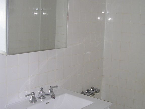 5th image of 355 E 86th St Frnt 2